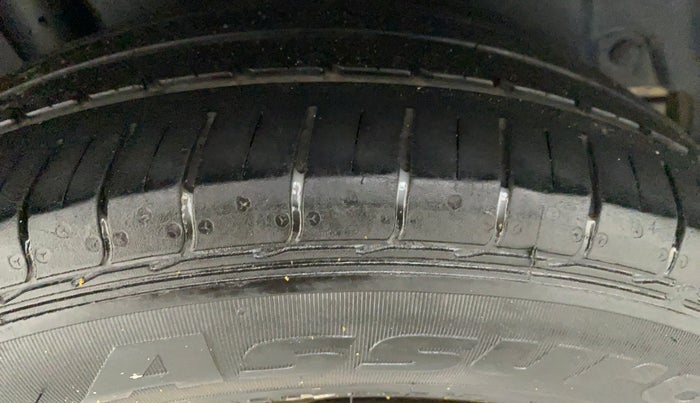 2012 Maruti Ertiga VDI ABS, Diesel, Manual, 1,18,025 km, Right Rear Tyre Tread