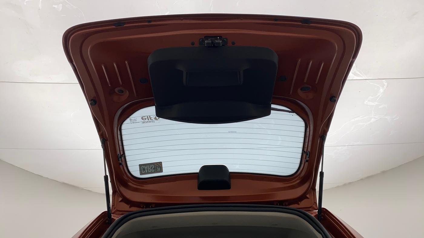 2018 Renault Duster RXS CVT, Petrol, Automatic, 52,432 km, Boot Door Open