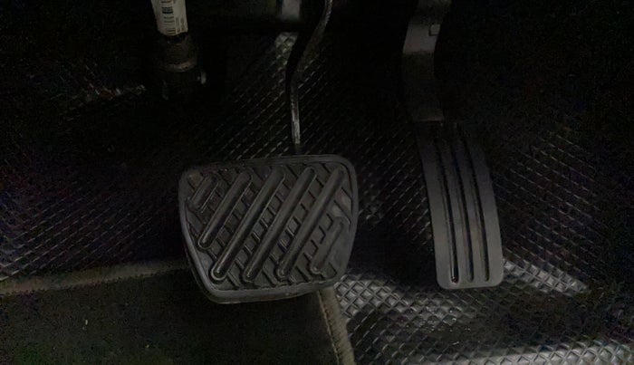 2018 Renault Duster RXS CVT, Petrol, Automatic, 52,432 km, Pedals