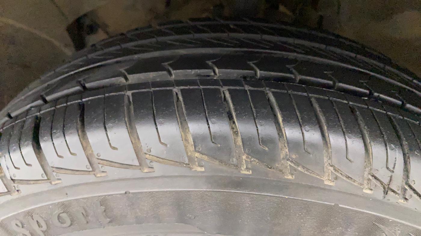 2018 Renault Duster RXS CVT, Petrol, Automatic, 52,432 km, Left Front Tyre Tread
