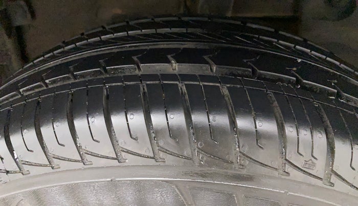 2018 Renault Duster RXS CVT, Petrol, Automatic, 52,432 km, Left Rear Tyre Tread