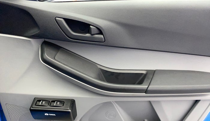 2020 Tata Tiago XE PETROL, Petrol, Manual, 31,323 km, Driver Side Door Panels Control