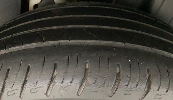 2019 Mahindra XUV300 W8 (O) 1.5 DIESEL, Diesel, Manual, 64,772 km, Left Rear Tyre Tread