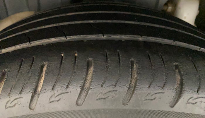 2019 Mahindra XUV300 W8 (O) 1.5 DIESEL, Diesel, Manual, 64,772 km, Right Rear Tyre Tread