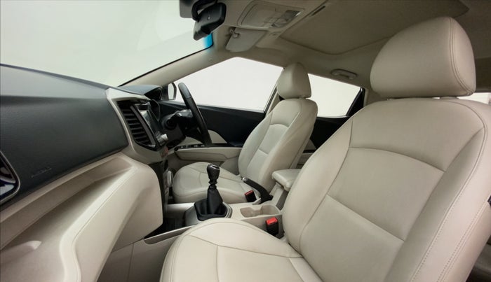 2019 Mahindra XUV300 W8 (O) 1.5 DIESEL, Diesel, Manual, 64,772 km, Right Side Front Door Cabin