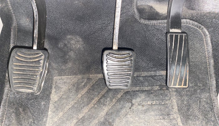 2019 Mahindra XUV300 W8 (O) 1.5 DIESEL, Diesel, Manual, 64,772 km, Pedals