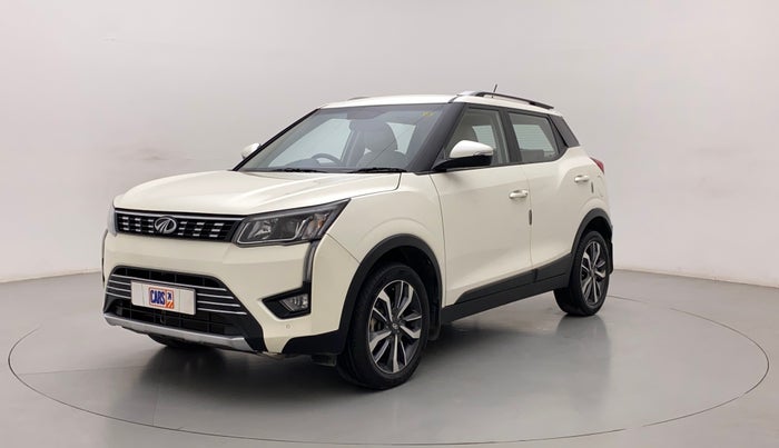 2019 Mahindra XUV300 W8 (O) 1.5 DIESEL, Diesel, Manual, 64,772 km, Left Front Diagonal