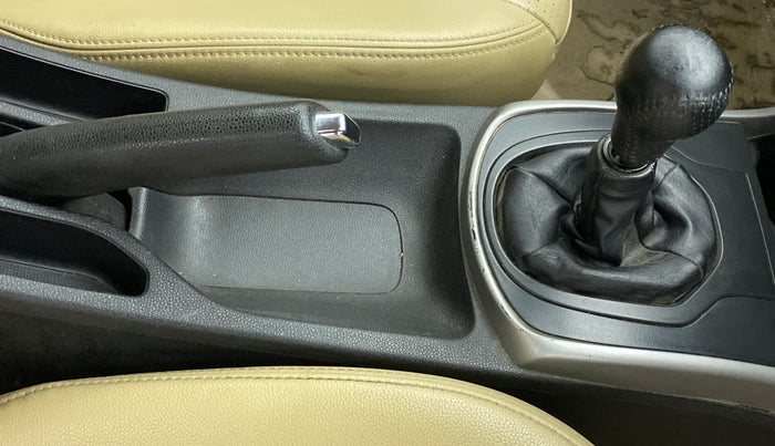 2017 Honda City 1.5L I-DTEC ZX, Diesel, Manual, 1,07,648 km, Gear Lever