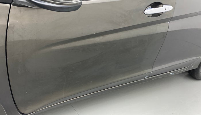 2017 Honda City 1.5L I-DTEC ZX, Diesel, Manual, 1,07,648 km, Front passenger door - Slightly dented