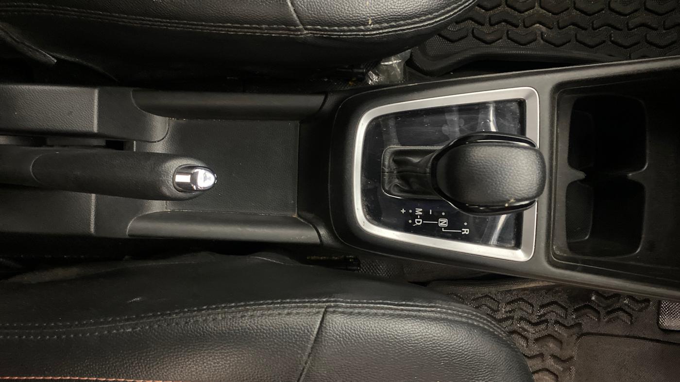 2023 Maruti Swift VXI AMT, Petrol, Automatic, 81,473 km, Gear Lever