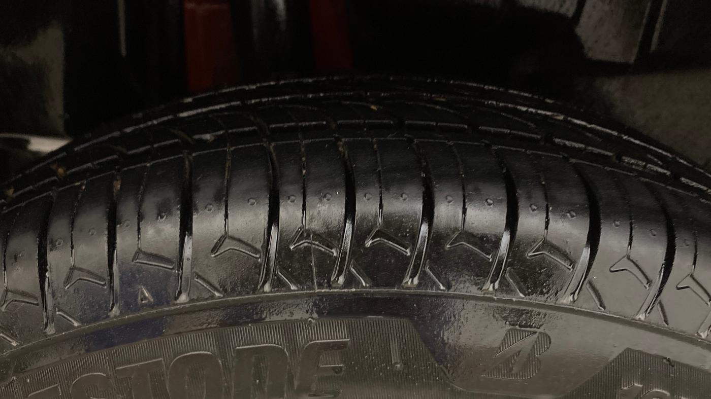 2023 Maruti Swift VXI AMT, Petrol, Automatic, 81,473 km, Right Rear Tyre Tread
