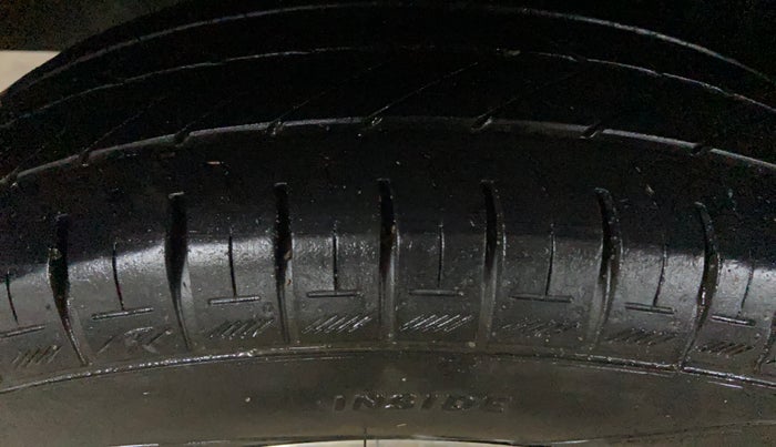 2019 Renault TRIBER RXZ, Petrol, Manual, 33,982 km, Right Rear Tyre Tread