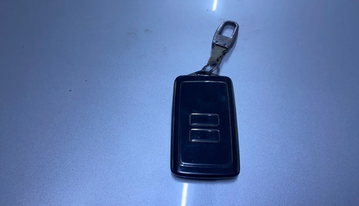 2019 Renault TRIBER RXZ, Petrol, Manual, 33,982 km, Key Close Up