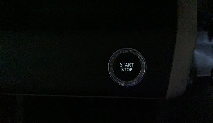 2019 Renault TRIBER RXZ, Petrol, Manual, 33,982 km, Keyless Start/ Stop Button