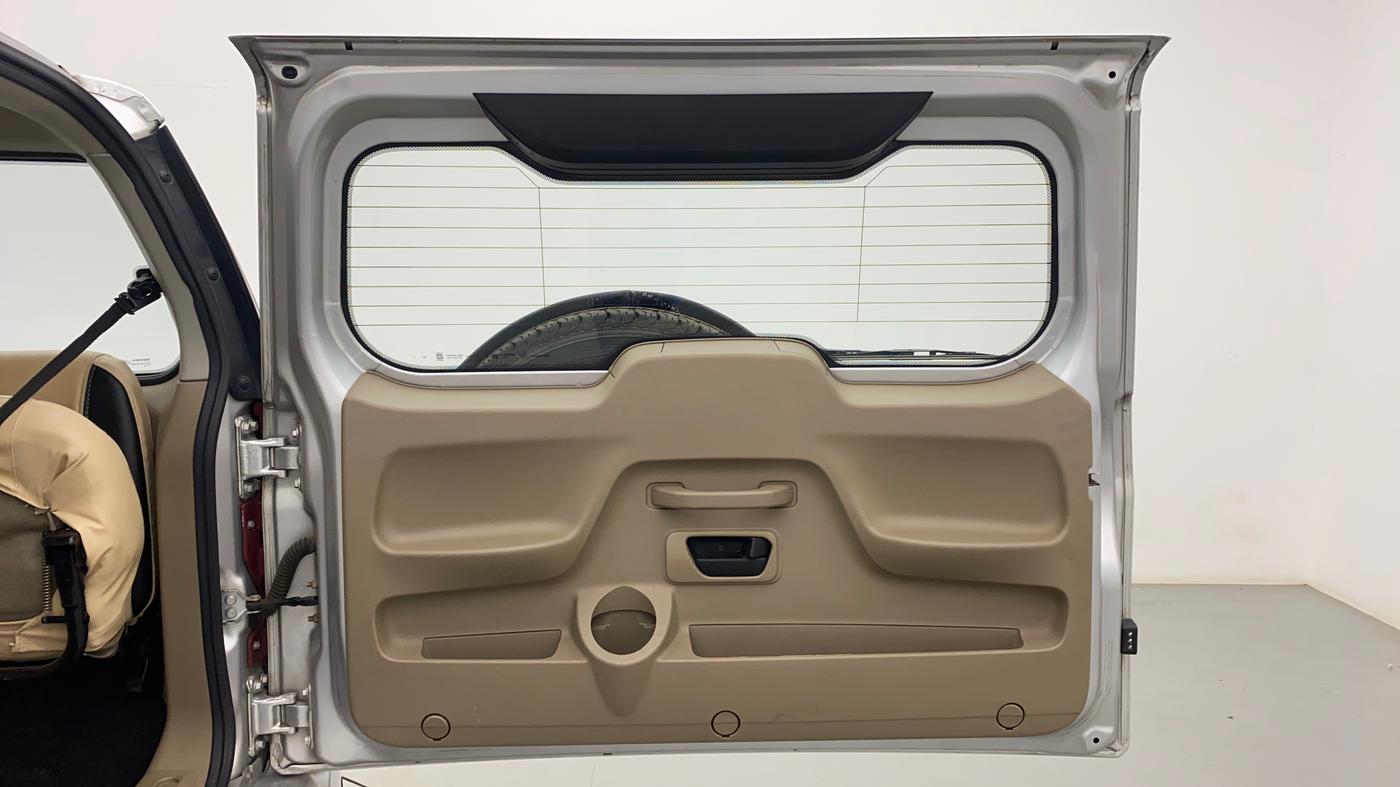 2015 Mahindra TUV300 T6 PLUS AMT, Diesel, Automatic, 42,086 km, Boot Door Open