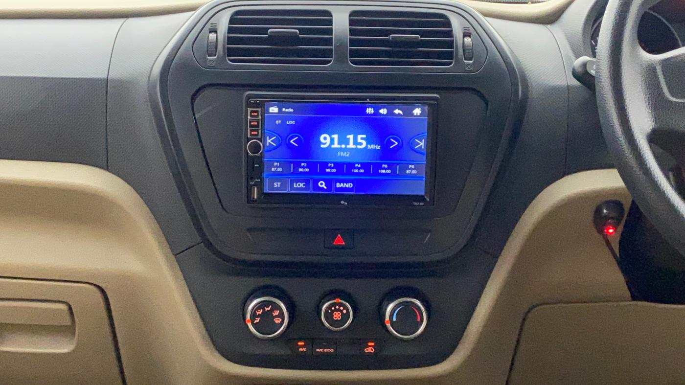 2015 Mahindra TUV300 T6 PLUS AMT, Diesel, Automatic, 42,086 km, Air Conditioner