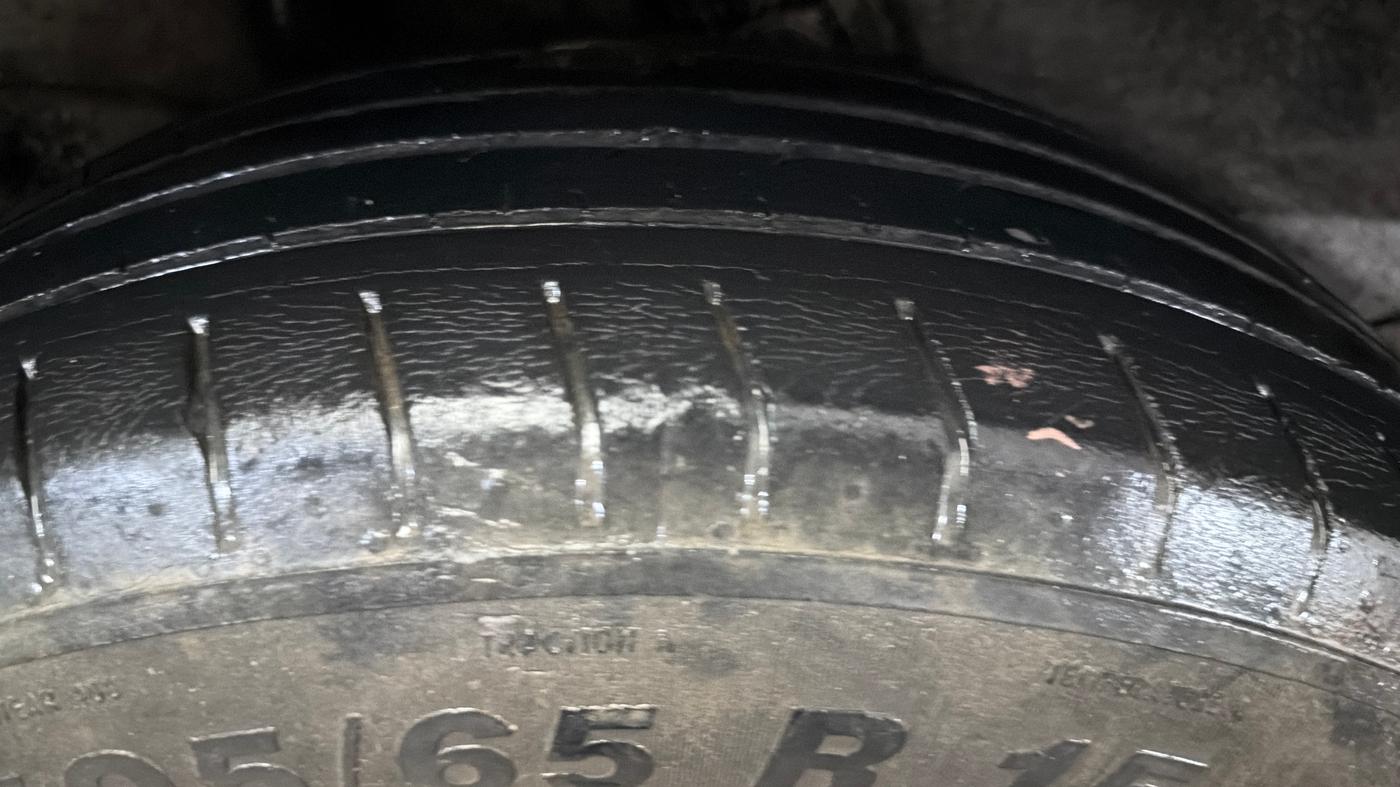 2020 Hyundai VENUE S 1.2, Petrol, Manual, 35,837 km, Right Rear Tyre Tread