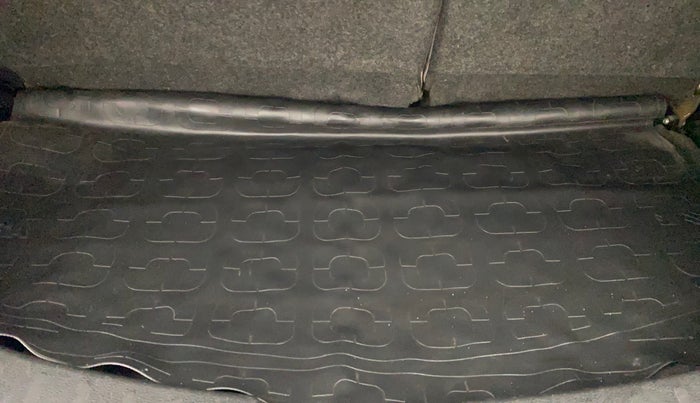2014 Maruti Wagon R 1.0 VXI, Petrol, Manual, 70,435 km, Boot Inside