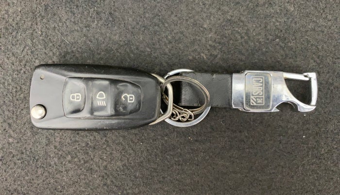 2017 Tata Tiago XT PETROL, Petrol, Manual, 72,040 km, Key Close Up