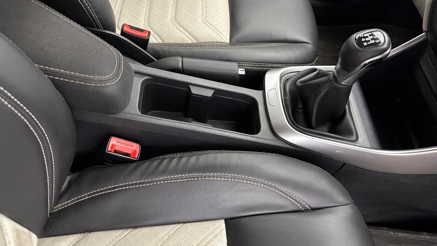 2023 Tata ALTROZ XZ CNG, CNG, Manual, 39,709 km, Gear Lever