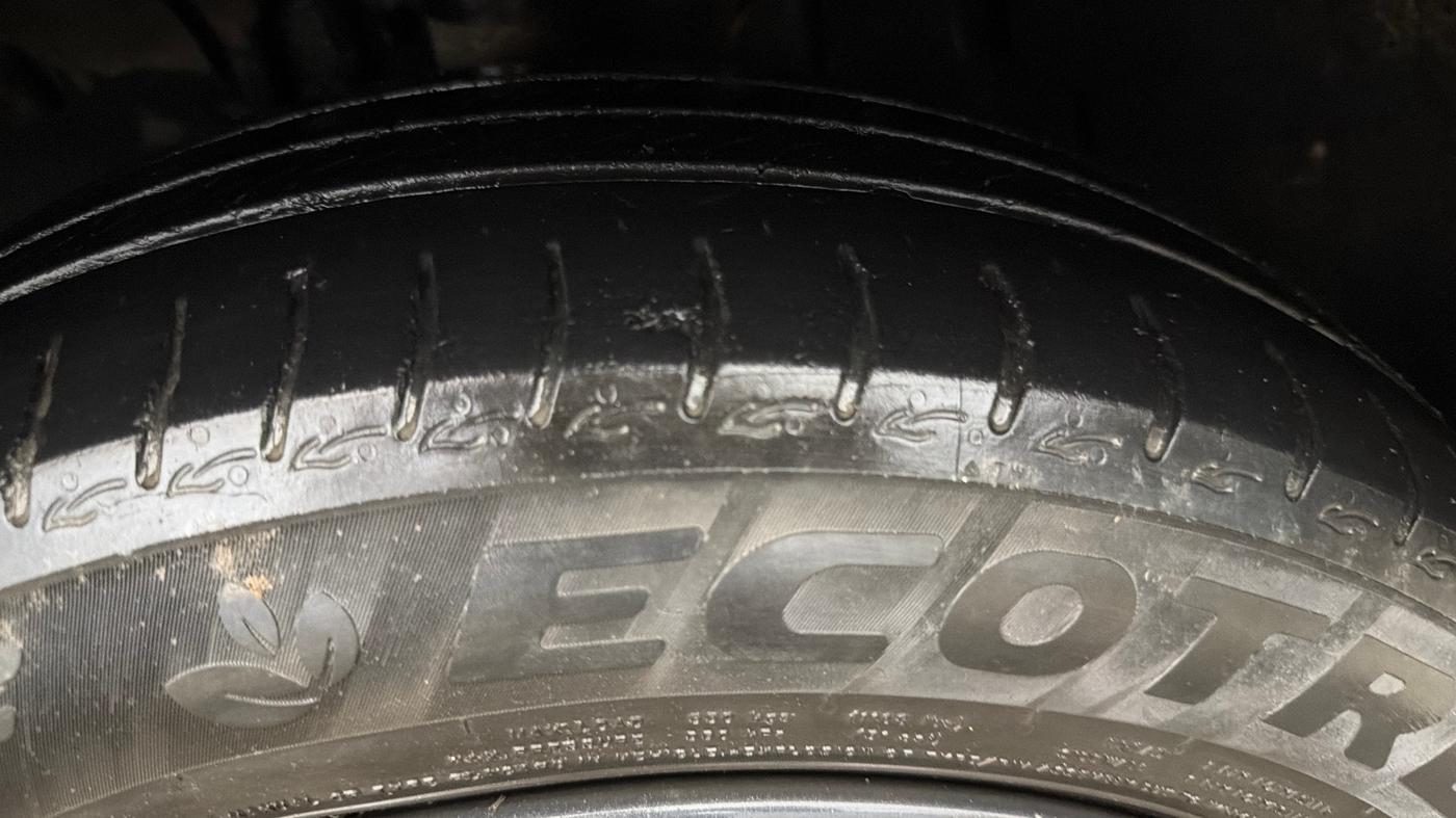 2023 Tata ALTROZ XZ CNG, CNG, Manual, 39,709 km, Left Front Tyre Tread