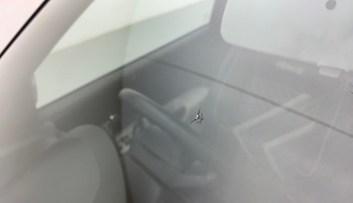 2018 Maruti IGNIS ALPHA 1.2 AMT DUAL TONE, Petrol, Automatic, 77,285 km, Front windshield - Minor spot on windshield