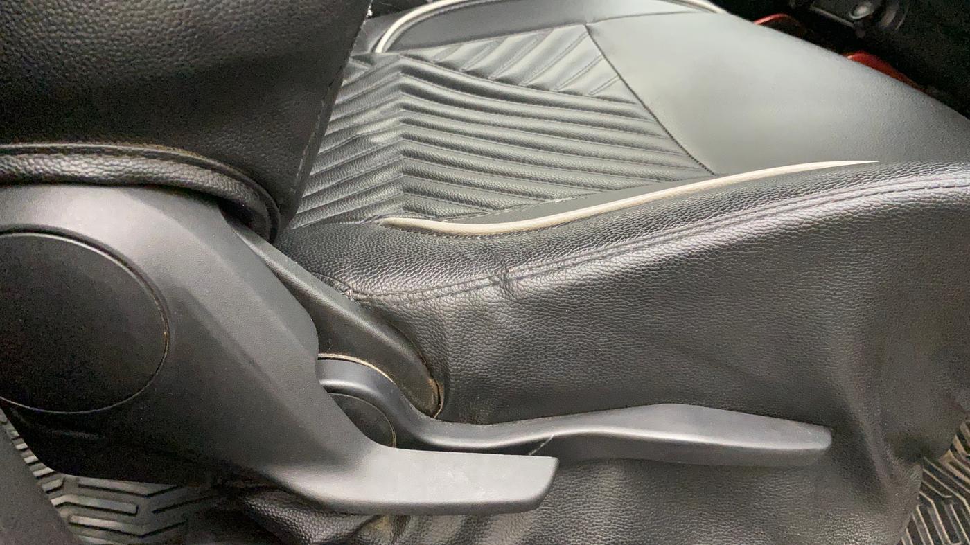 2018 Maruti IGNIS ALPHA 1.2 AMT DUAL TONE, Petrol, Automatic, 77,285 km, Driver Side Adjustment Panel