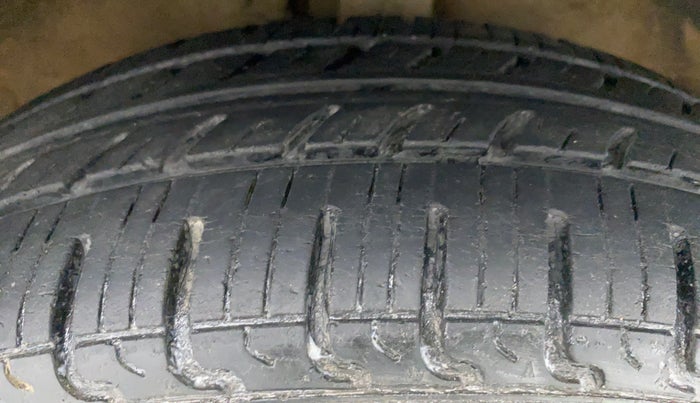 2018 Maruti Wagon R 1.0 VXI AMT, Petrol, Automatic, 16,686 km, Right Front Tyre Tread
