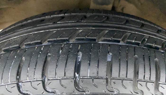 2018 Maruti Wagon R 1.0 VXI AMT, Petrol, Automatic, 16,686 km, Left Front Tyre Tread