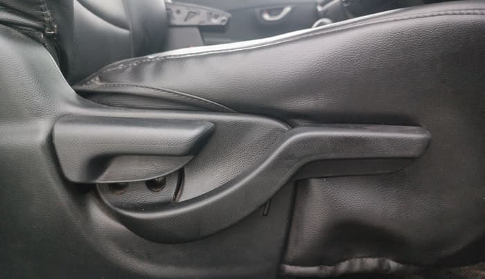 2018 Honda BR-V 1.5L I-VTEC V CVT, Petrol, Automatic, 64,672 km, Driver Side Adjustment Panel