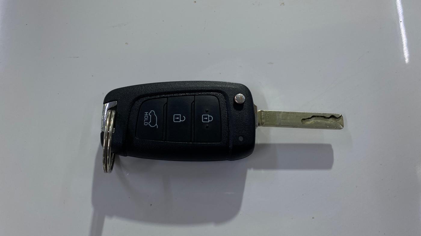 2024 Hyundai NEW I20 Sportz (O) 1.2, Petrol, Manual, 33,588 km, Key Close Up