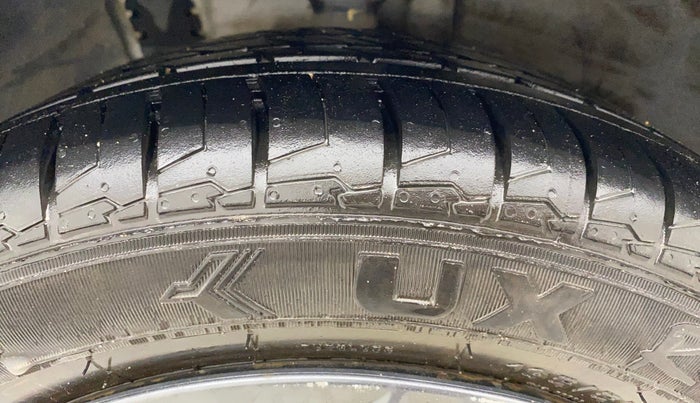 2021 Hyundai NEW I20 SPORTZ 1.2 AT, Petrol, Automatic, 29,489 km, Left Front Tyre Tread