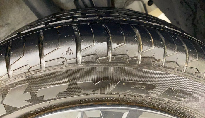 2021 Hyundai NEW I20 SPORTZ 1.2 AT, Petrol, Automatic, 29,489 km, Left Rear Tyre Tread
