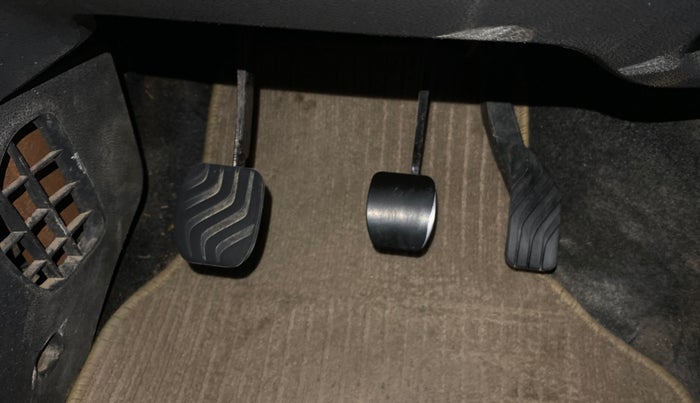 2016 Renault Kwid RXL, Petrol, Manual, 66,721 km, Pedals