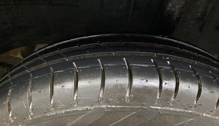 2016 Renault Kwid RXL, Petrol, Manual, 66,721 km, Left Rear Tyre Tread