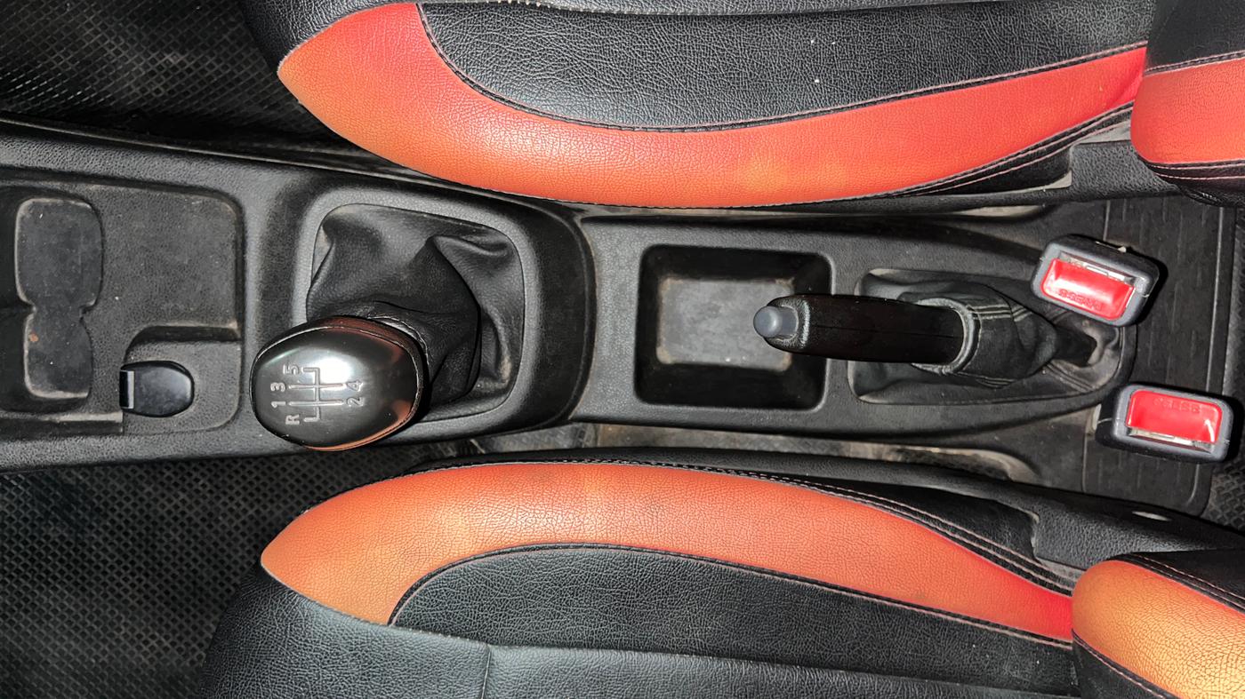 2018 Renault Kwid RXL, Petrol, Manual, 78,558 km, Gear Lever