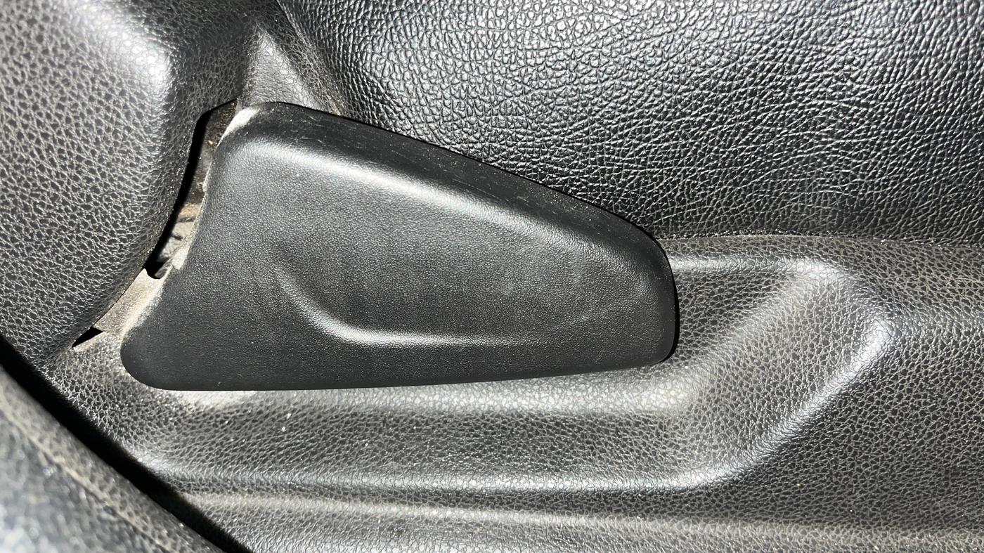 2018 Renault Kwid RXL, Petrol, Manual, 78,558 km, Driver Side Adjustment Panel