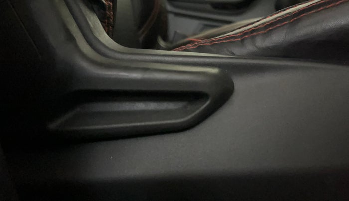 2020 Tata Tiago XT PETROL, Petrol, Manual, 95,865 km, Driver Side Adjustment Panel