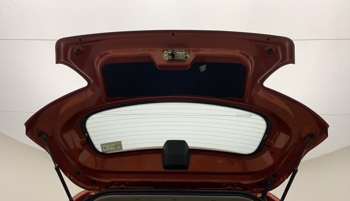 2016 Mahindra Kuv100 K8 6 STR, Petrol, Manual, 33,612 km, Boot Door Open
