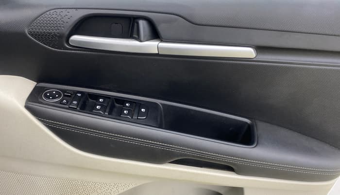 2021 KIA SONET HTX 1.5, Diesel, Manual, 26,770 km, Driver Side Door Panels Control
