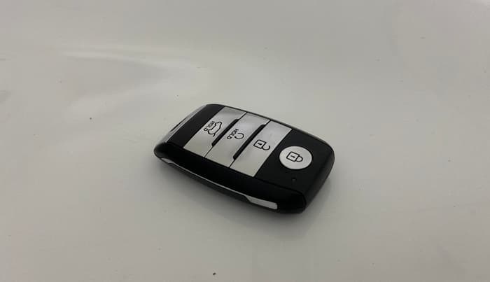 2021 KIA SONET HTX 1.5, Diesel, Manual, 26,770 km, Key Close Up