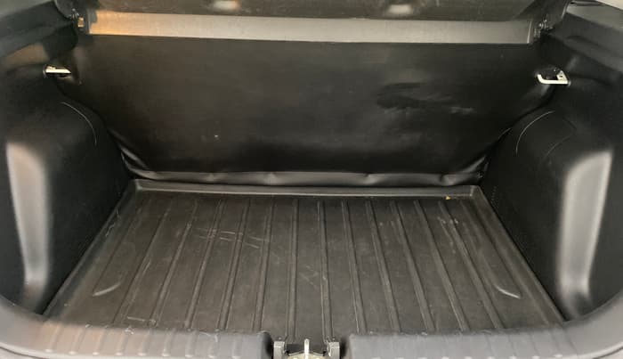 2021 KIA SONET HTX 1.5, Diesel, Manual, 26,770 km, Boot Inside