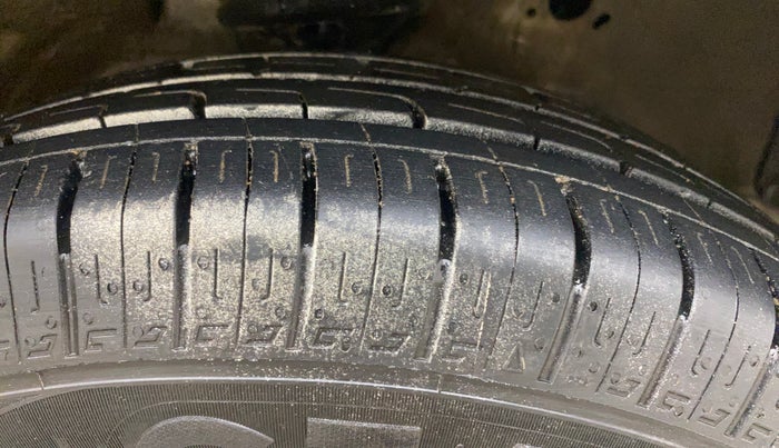 2015 Maruti Wagon R 1.0 VXI, Petrol, Manual, 48,478 km, Right Front Tyre Tread