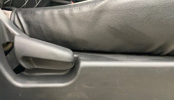 2015 Maruti Wagon R 1.0 VXI, Petrol, Manual, 48,478 km, Driver Side Adjustment Panel