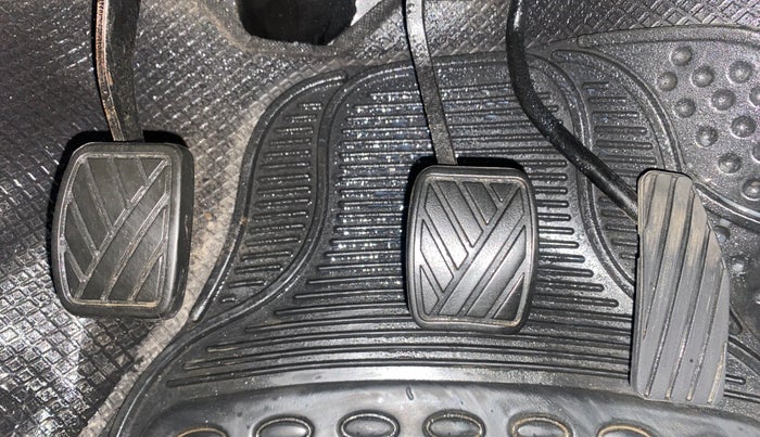 2015 Maruti Wagon R 1.0 VXI, Petrol, Manual, 48,478 km, Pedals