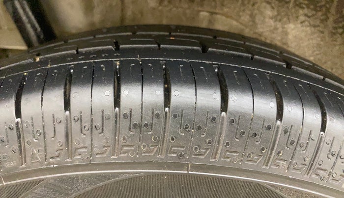 2015 Maruti Wagon R 1.0 VXI, Petrol, Manual, 48,478 km, Right Rear Tyre Tread