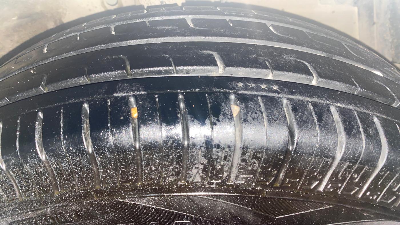 2021 Maruti Swift Dzire TOUR S-CNG, CNG, Manual, 57,071 km, Right Front Tyre Tread