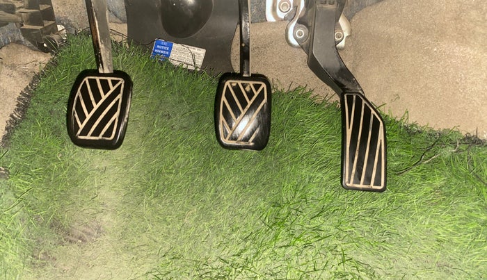 2021 Maruti Swift Dzire TOUR S-CNG, CNG, Manual, 56,933 km, Pedals