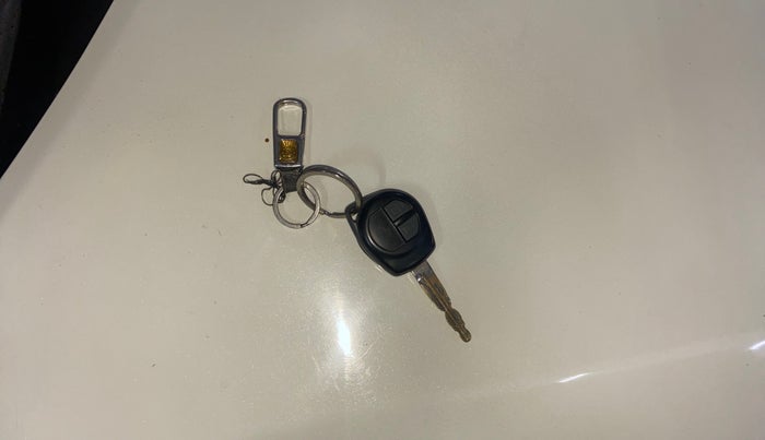 2021 Maruti Swift Dzire TOUR S-CNG, CNG, Manual, 56,933 km, Key Close Up