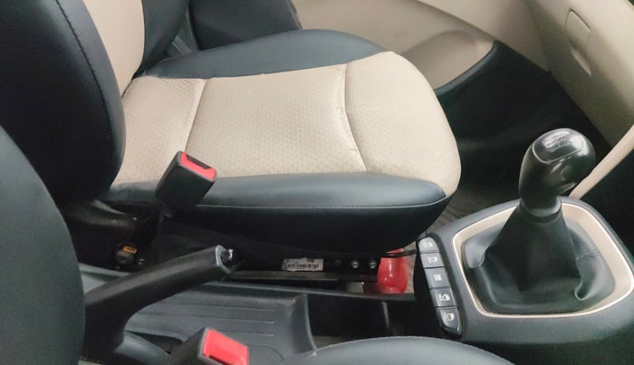 2020 Hyundai NEW SANTRO SPORTZ EXECUTIVE MT CNG, CNG, Manual, 80,349 km, Gear Lever